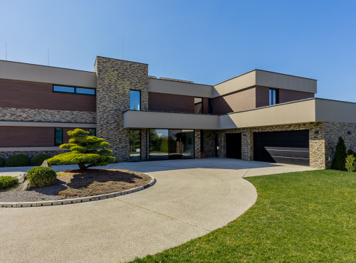 Predaj - Veľkolepá prémiová vila, BA IV – Záhorská Bystrica