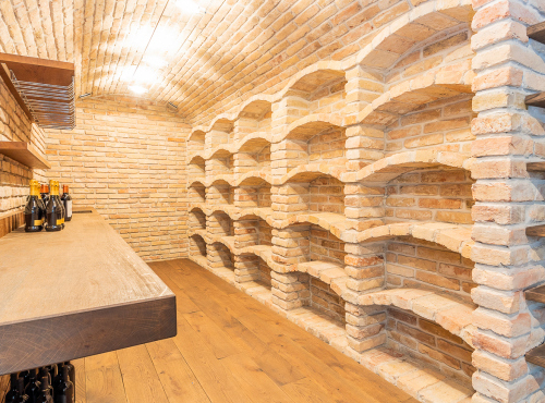 Predaj - Luxusná vila v prominentnej lokalite, BA I - Staré Mesto