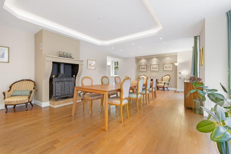 Reprezentatívna vila na hradnom kopci, BA I – Staré Mesto