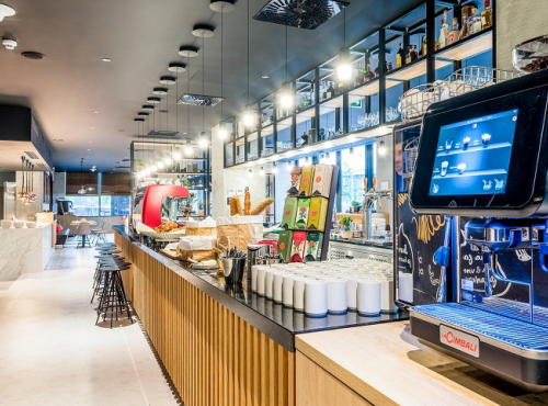 Retail & Catering Premises in Park Inn by Radisson Danube Hotel, BA I