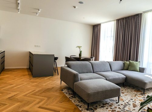 Prenájom - Veľkorysý apartmán v centre mesta, BA I – Staré Mesto