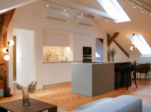 Prenájom - Štýlový apartmán v historickom centre, BA I – Staré Mesto