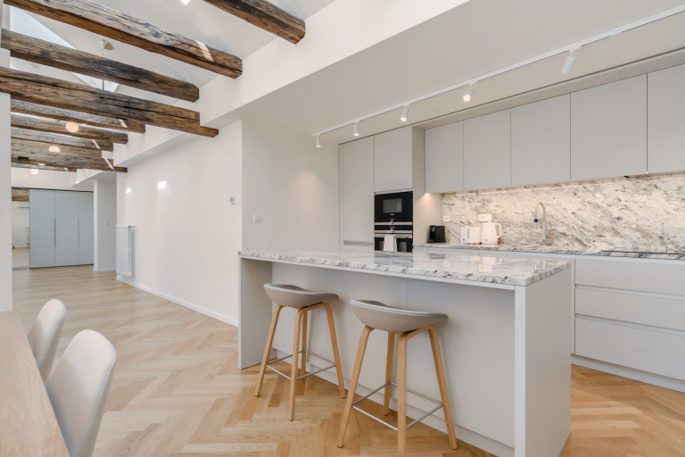 Design fully furnished apartment, BA I - Old Town