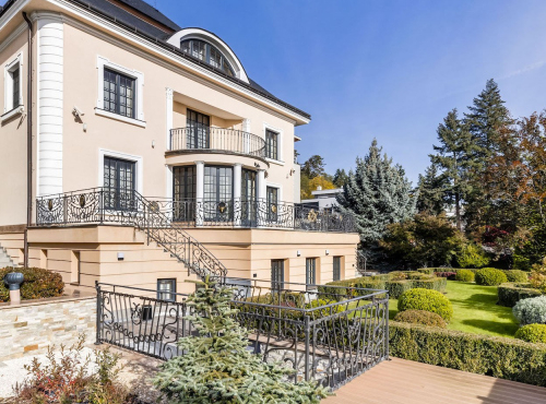 Zahraničné nehnuteľnosti - Jedinečná vila v prestížnej lokalite, Praha 7 - Troja