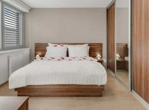 Prenájom - Slnečný byt v Horskom parku so záhradou, BA I – Staré Mesto