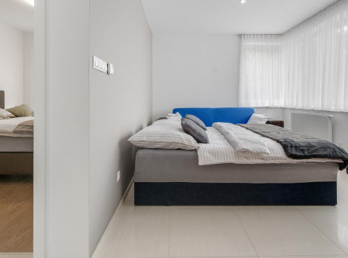 Prenájom - Slnečný byt v Horskom parku so záhradou, BA I – Staré Mesto