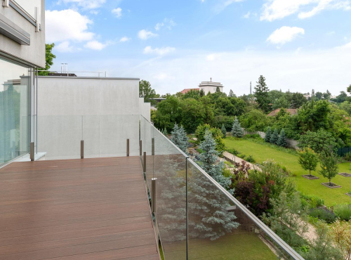 Prenájom - Slnečný byt v Horskom parku so záhradou, BA I – Staré Mesto