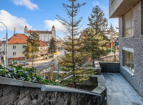 Prenájom - Elegantný byt v Diplomat Parku, BA I – Staré Mesto