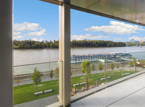 Predaj - Slnečný byt v Eurovea Riverside s výhľadom na Dunaj, BA I – Staré Mesto