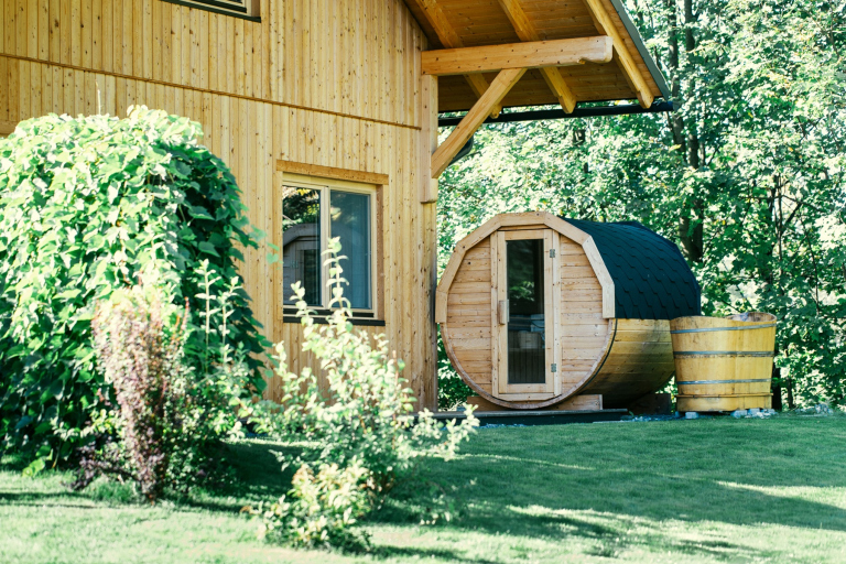 Wooden holiday house, Komorní Lhotka