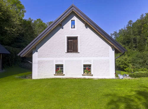 Predaj: Zrekonštruovaný historický mlyn, Stredočeský kraj – Rabyně