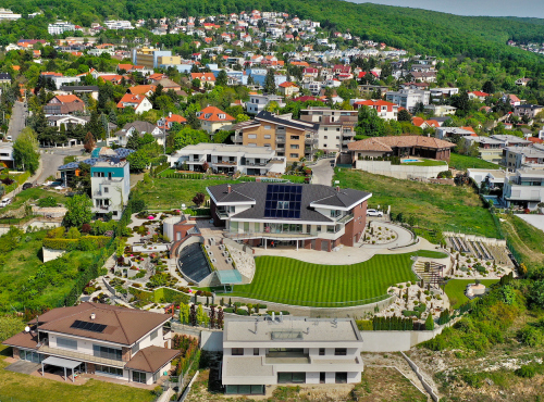 Predaj - Monumentálna vila s exkluzívnym pozemkom, BA III – Koliba
