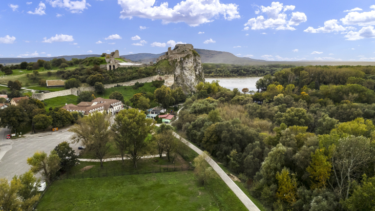 Two-generation family house with wellness and Castle view, BA IV – Devín