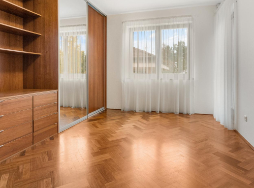 Predaj - Rodinný dom s bazénom, BA III – Rača