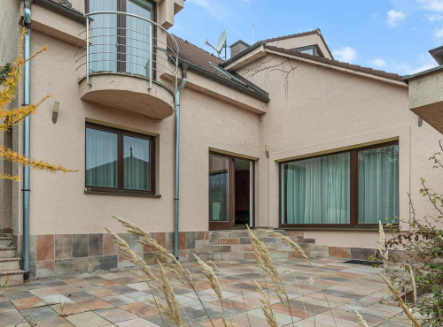 Predaj - Rodinný dom s bazénom, BA III – Rača