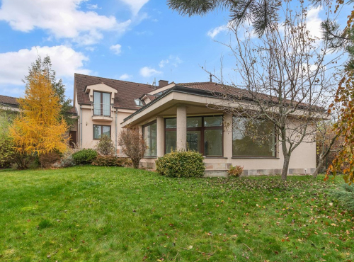 Predaj - Rodinný dom s bazénom, BA III – Rača