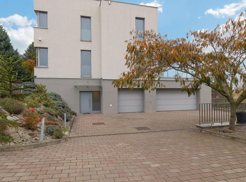 Predaj - Rodinná vila pod lesom, BA IV – Dúbravka