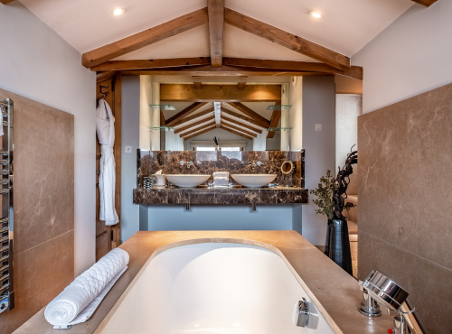 For rent: Ski-in/Ski-out Chalet Rosa, France – Courchevel