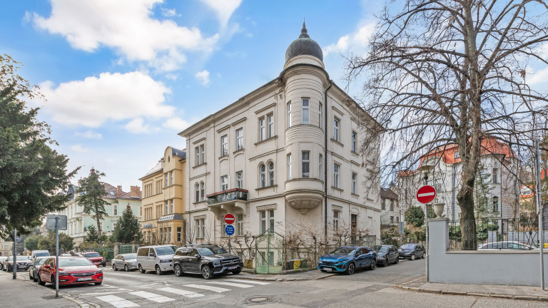 Elegant apartment on Moyzesova Street, BA I – Old Town