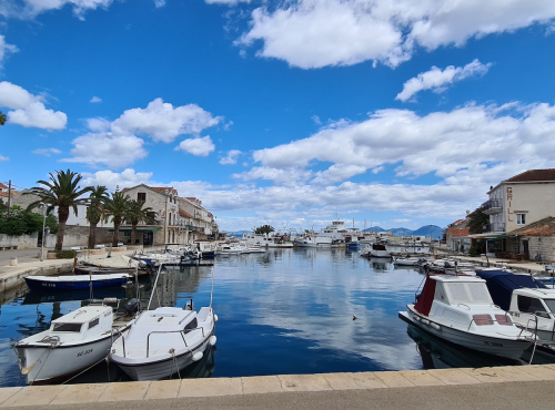 Zahraničné nehnuteľnosti - Apartmán s výhľadom na more, Chorvátsko – Hvar