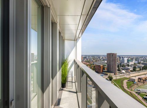 Prenájom - Byt na 31. poschodí Eurovea Tower, BA I – Staré Mesto