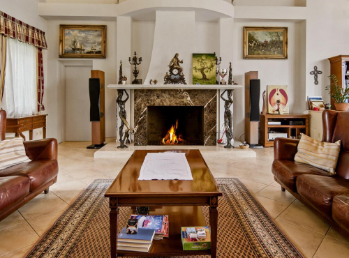 Sale - Family residence with agricultural facilities, Malacky – Láb