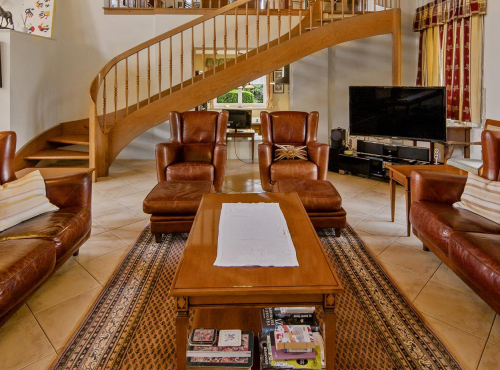 Sale - Family residence with agricultural facilities, Malacky – Láb