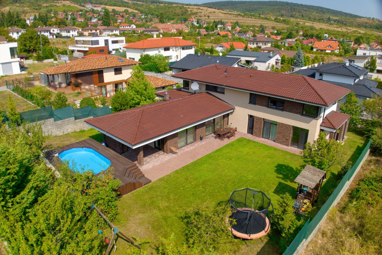 Rodinný dom pod vinicami, Pezinok – Limbach