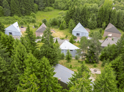 Predaj - Rekreačná chata s atypickým pôdorysom, Liptovský Ján