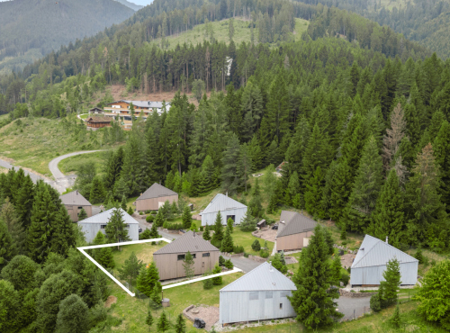 Predaj - Rekreačná chata s atypickým pôdorysom, Liptovský Ján