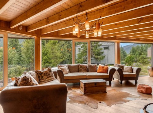 Predaj - Rekreačná chata s atypickým pôdorysom, Liptovský Ján