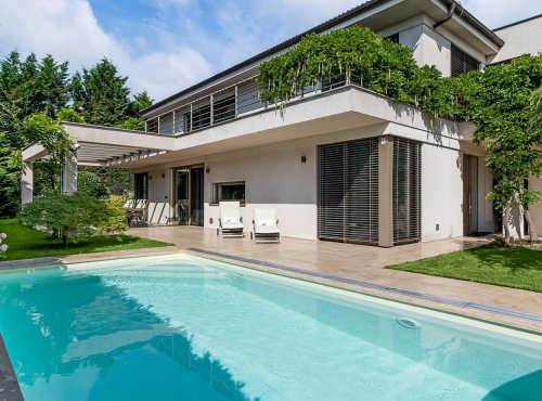 Predaj - Rodinný dom s bazénom v zeleni Starých Gruntov, BA IV – Karlova Ves