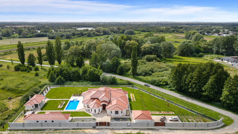 Family House with Expansive Land, Malacky – Malé Leváre