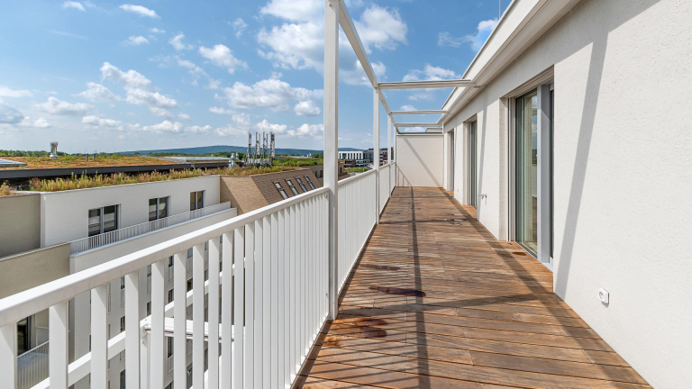 Penthouse with sunny terrace in Vydrica, BA I – Old Town