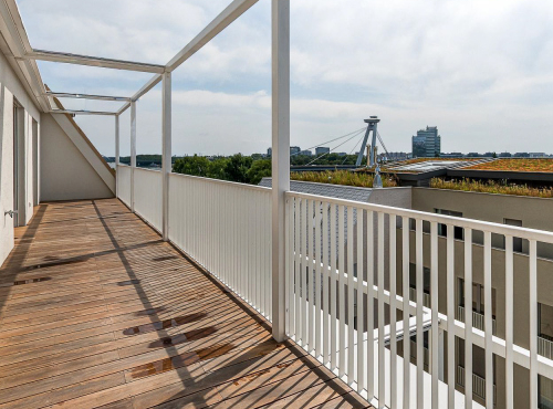 Prenájom - Penthouse so slnečnou terasou vo Vydrici, BA I – Staré Mesto