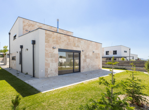 Prenájom - Rodinný dom v Orešiankách, BA IV - Záhorská Bystrica