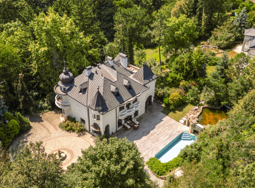 Predaj - Historická vila so súkromným parkom, Modra