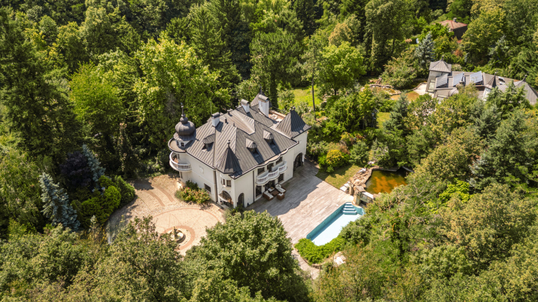 Historic villa with private park, Modra