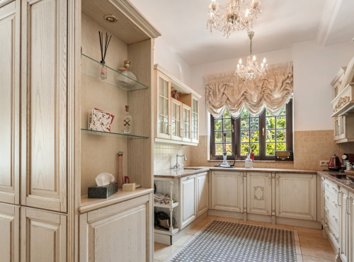 Predaj - Historická vila so súkromným parkom, Modra