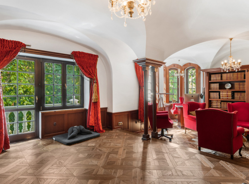 Predaj - Historická vila so súkromným parkom, Modra