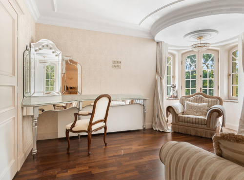 Predaj - Historická vila so súkromným parkom, Modra