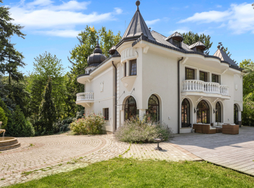 Predaj - Historická vila so súkromným parkom, Modra