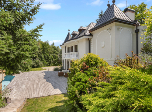 Predaj - Historická vila so súkromným parkom, Modra