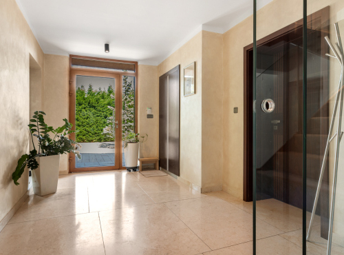 Predaj - Rodinný dom s bazénom a záhradou, Limbach