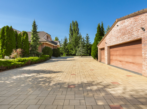 Predaj - Rodinný dom s bazénom a záhradou, Limbach
