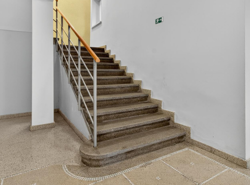 Prenájom - Byt so záhradou na ul. Fraňa Kráľa, BA I – Staré Mesto