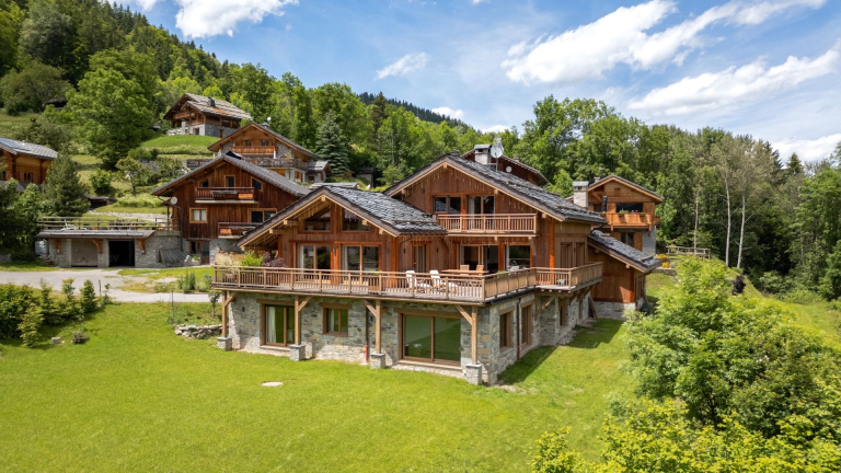 Family chalet Cerf, France – Méribel