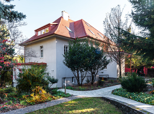 Predaj - Reprezentatívna vila s veľkorysým pozemkom, BA I – Staré Mesto