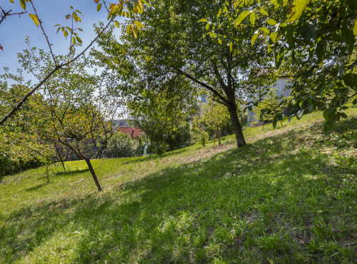 Predaj - Pozemok pri lese v tichej rezidenčnej zóne, Bratislava IV – Dúbravka