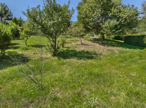 Predaj - Pozemok pri lese v tichej rezidenčnej zóne, Bratislava IV – Dúbravka